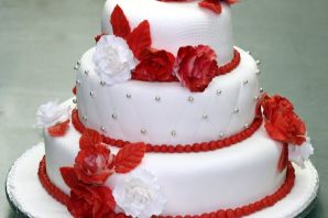 Красно белый торт