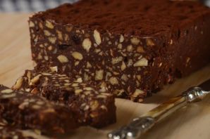 Торт без выпечки из шоколадного печенья