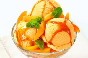 Мороженое в апельсиновой глазури