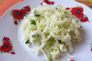 Русский традиционный салат из редьки