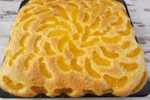 Пирог с мандаринами на кефире