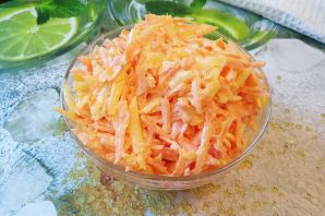 Салат из свежей моркови с сыром