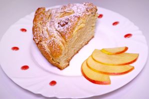Пирог яблочный на молоке в духовке