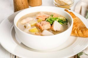 Рыбный суп из филе минтая