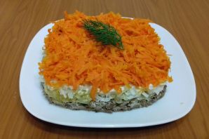 Подсолнух с корейской морковью салат