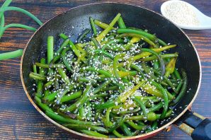 Салат из чесночных стрелок по корейски