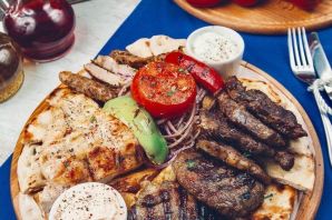 Национальное блюдо греков