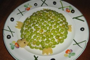 Салат черепашка с виноградом