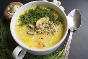 Грибной суп с сыром и сливками