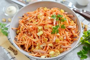 Салат с корейской морковкой и сухарями