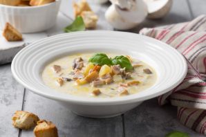 Сырный суп с грибами и картофелем