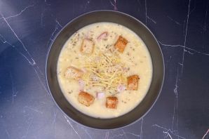 Сырный суп с копченой грудинкой