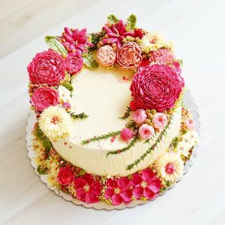 Кремовый торт для женщины