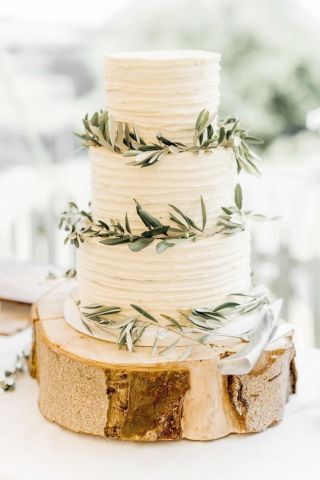 Торт на свадьбу в стиле рустик