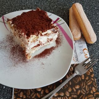 Шоколадный торт с творожным сыром кремом