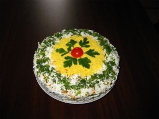 Печеночный торт салат
