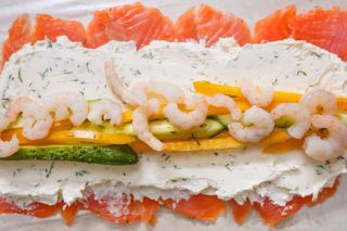 Суши салат с лососем