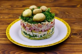 Пражский салат с грибами