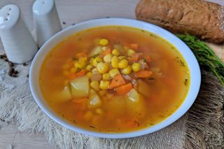 Суп с кукурузой и колбасой