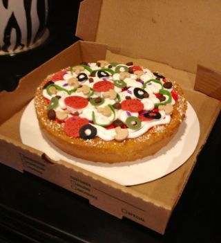 Торт в форме пиццы