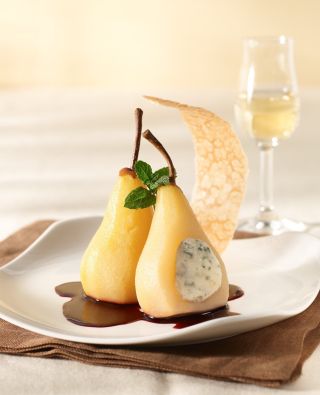 Десерт груша с сыром