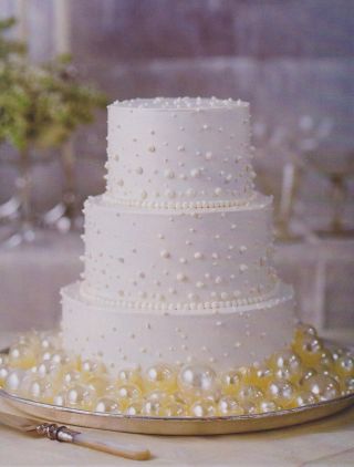 Свадебный торт с бусинками