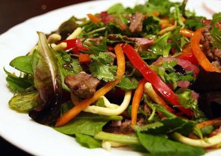 Тайский салат с мясом