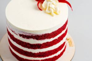 Чем украсить торт красный бархат