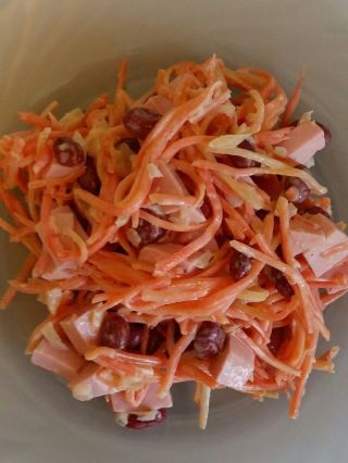 Легкий салат с корейской морковью