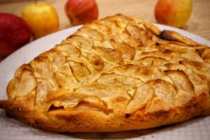 Дрожжевой пирог с яблоками