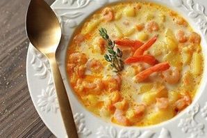 Сырный суп с креветками и грибами