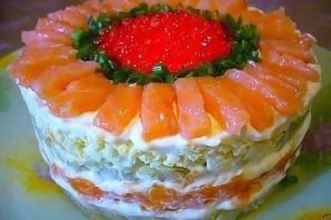 Суши торт слоями с красной рыбой