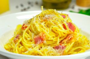 Спагетти с ветчиной в сливочном соусе