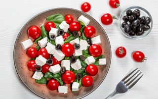 Канапе греческий салат