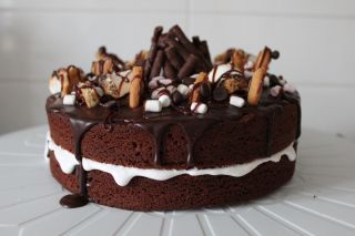 Шоколадный маленький тортик
