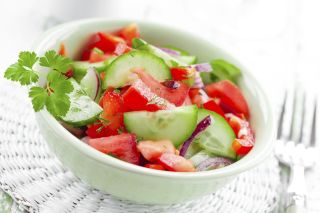 Вкусный салат из свежих овощей