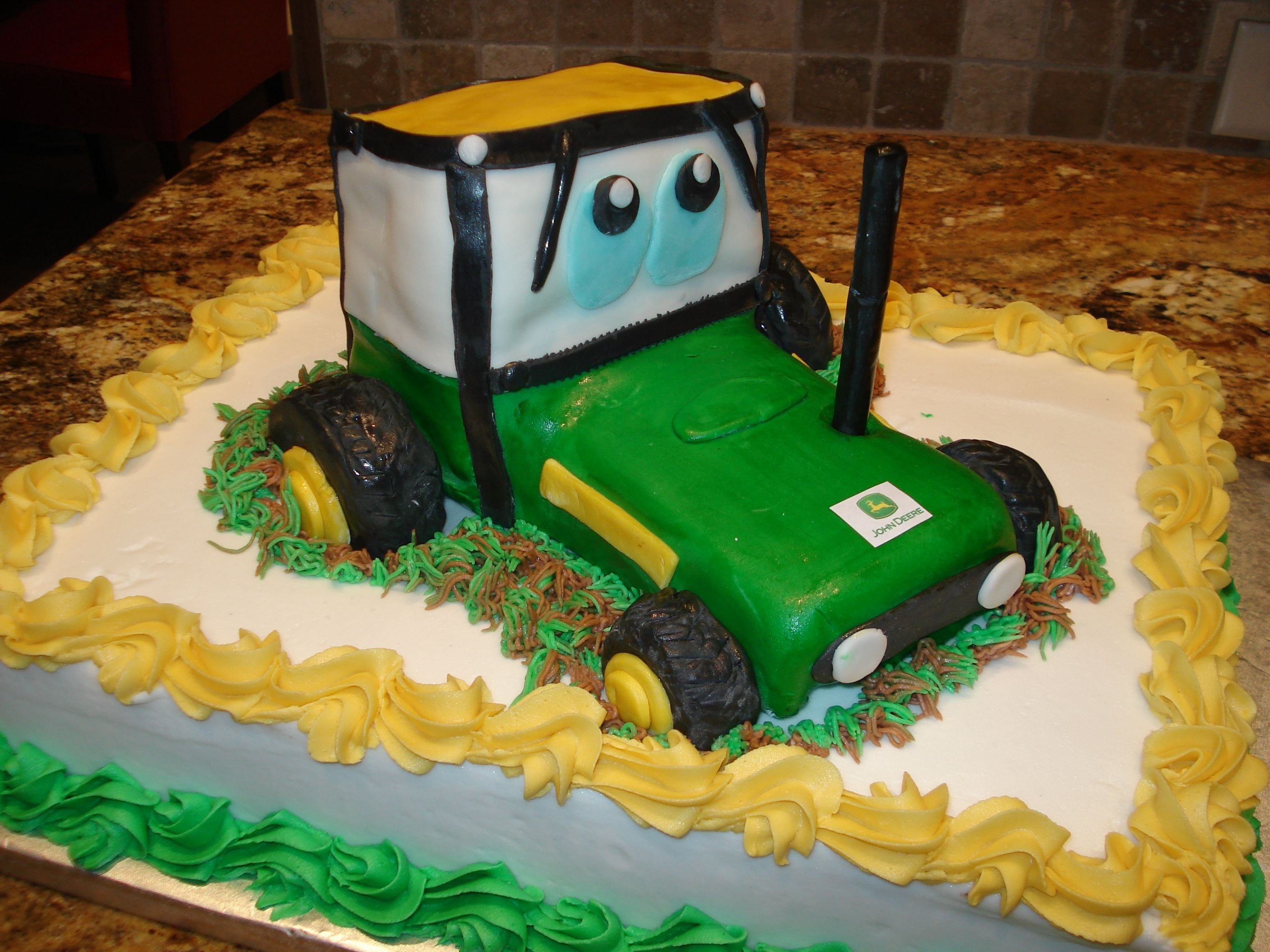 Торты тракторы фото. Торт «трактор». Торт трактор кремовый. Торт с трактором для мальчика. Торт с трактором для мальчика 4 года.