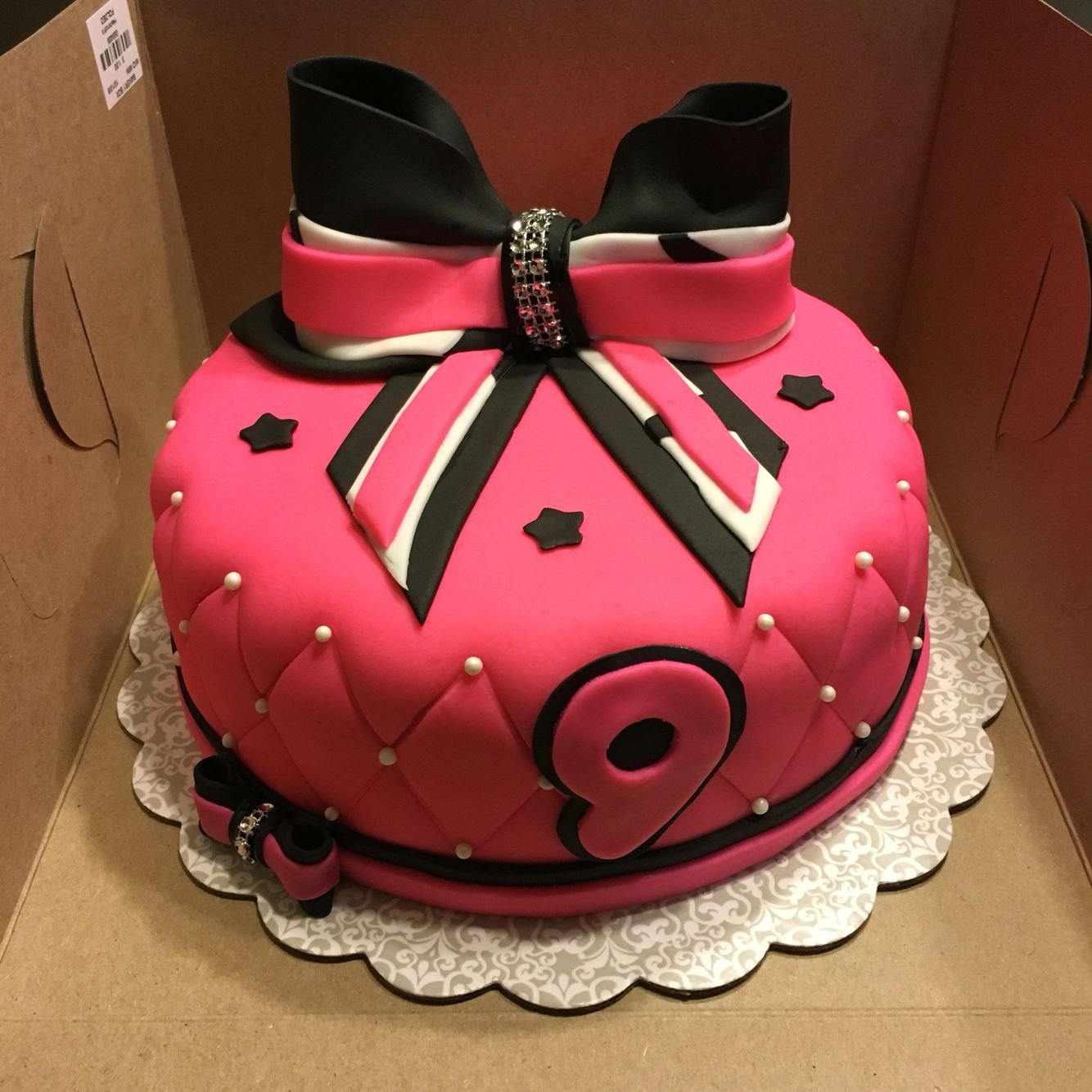Красивые торты на 10 лет. Торт девочка. Торт на день рождения девочке. Красивые торты на день рождения девочке. Красивые торты для девочек.
