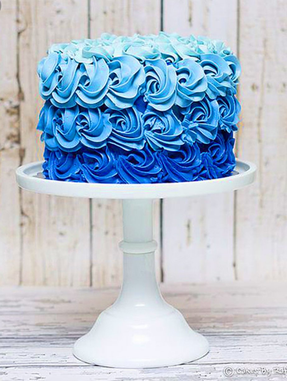 Кремово синий. Голубой торт. Декор торта голубой. Торт в голубых тонах для девочки. Декор торта в голубых тонах.