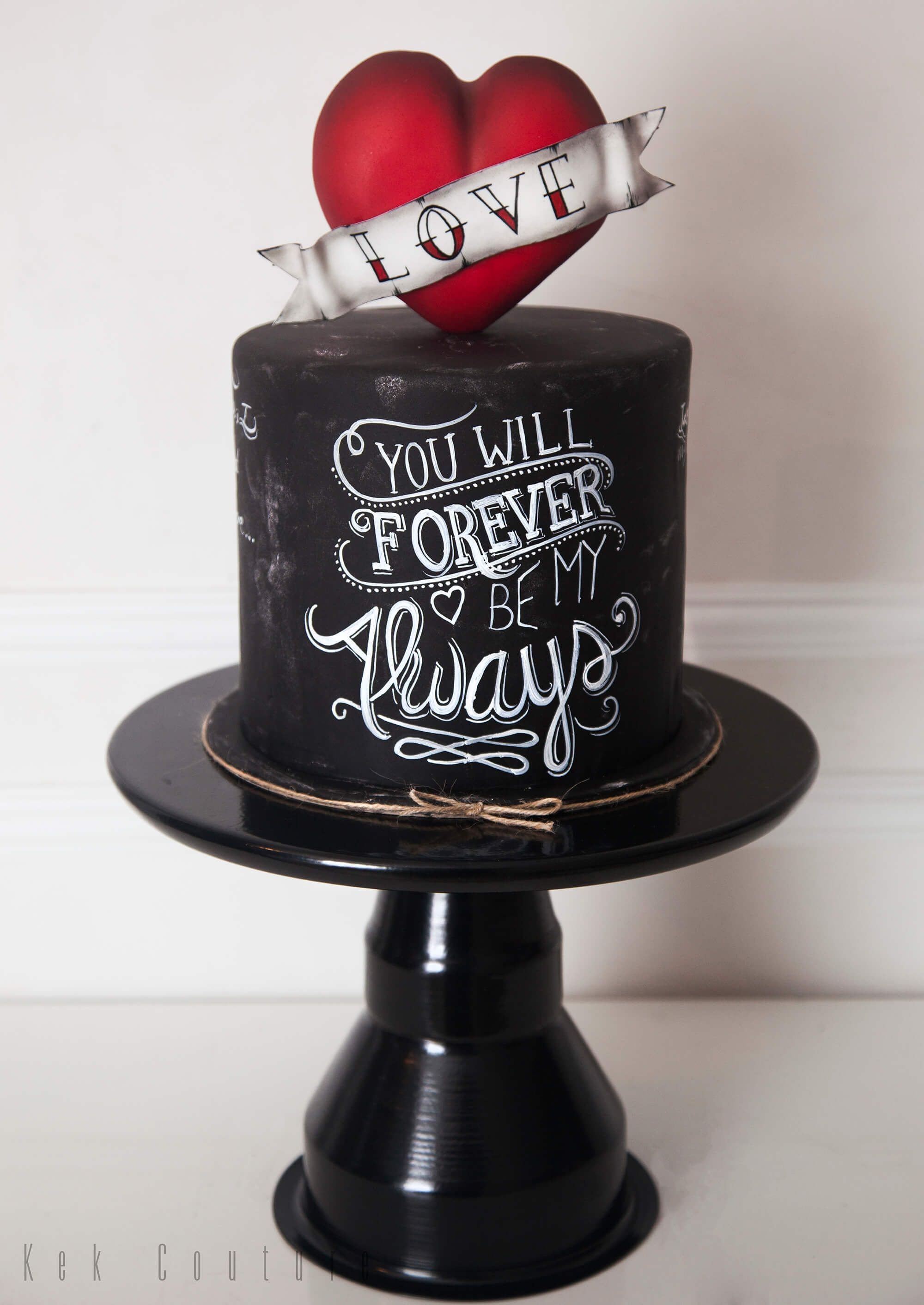 Фразы для торта. Креативные тортики на день рождения. Тортики с надписями. Торт с надписью. Мужской торт с надписью.
