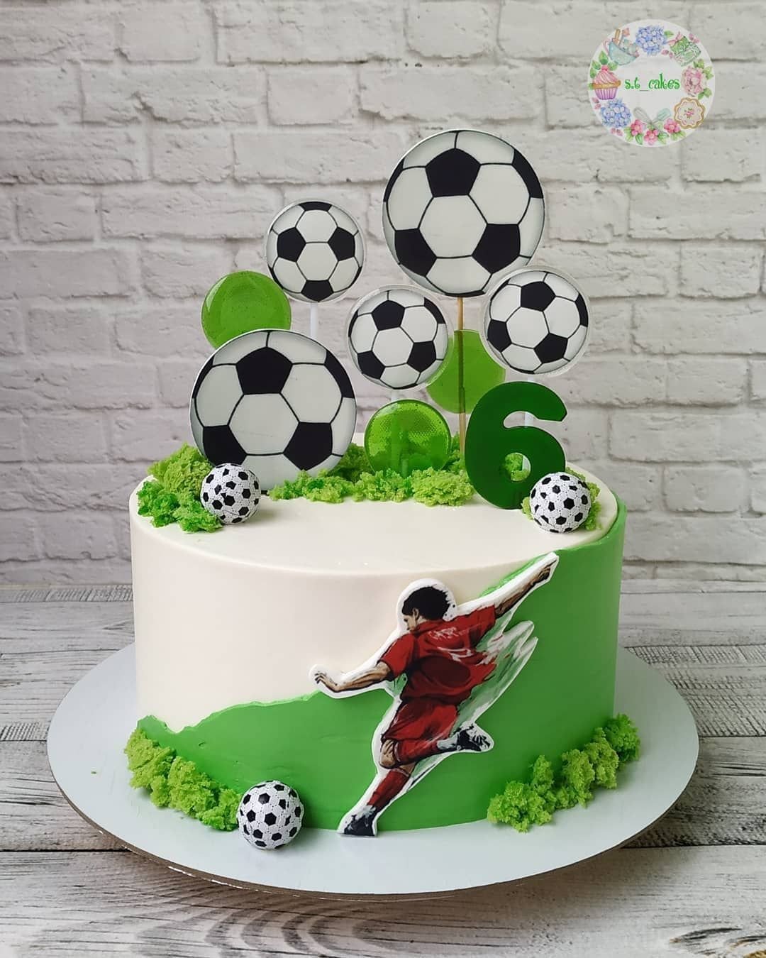 Как сделать торт в виде футбольного мяча