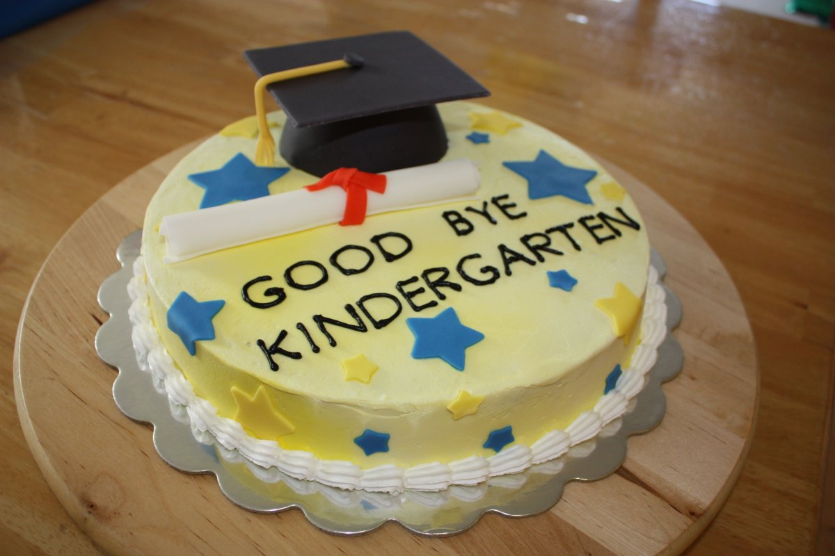 Торт в виде диплома