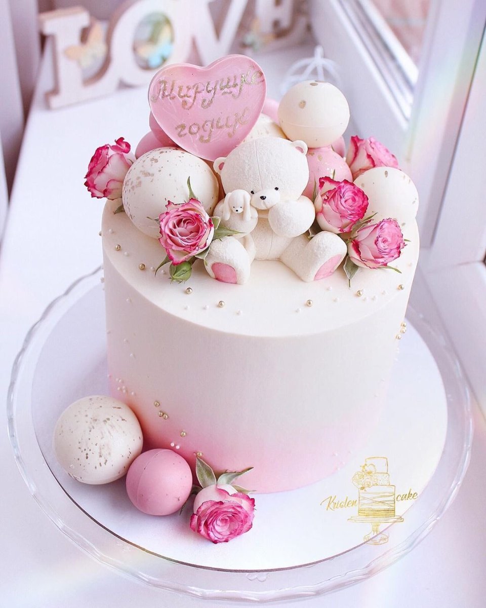 Нежный торт на день рождения девочки