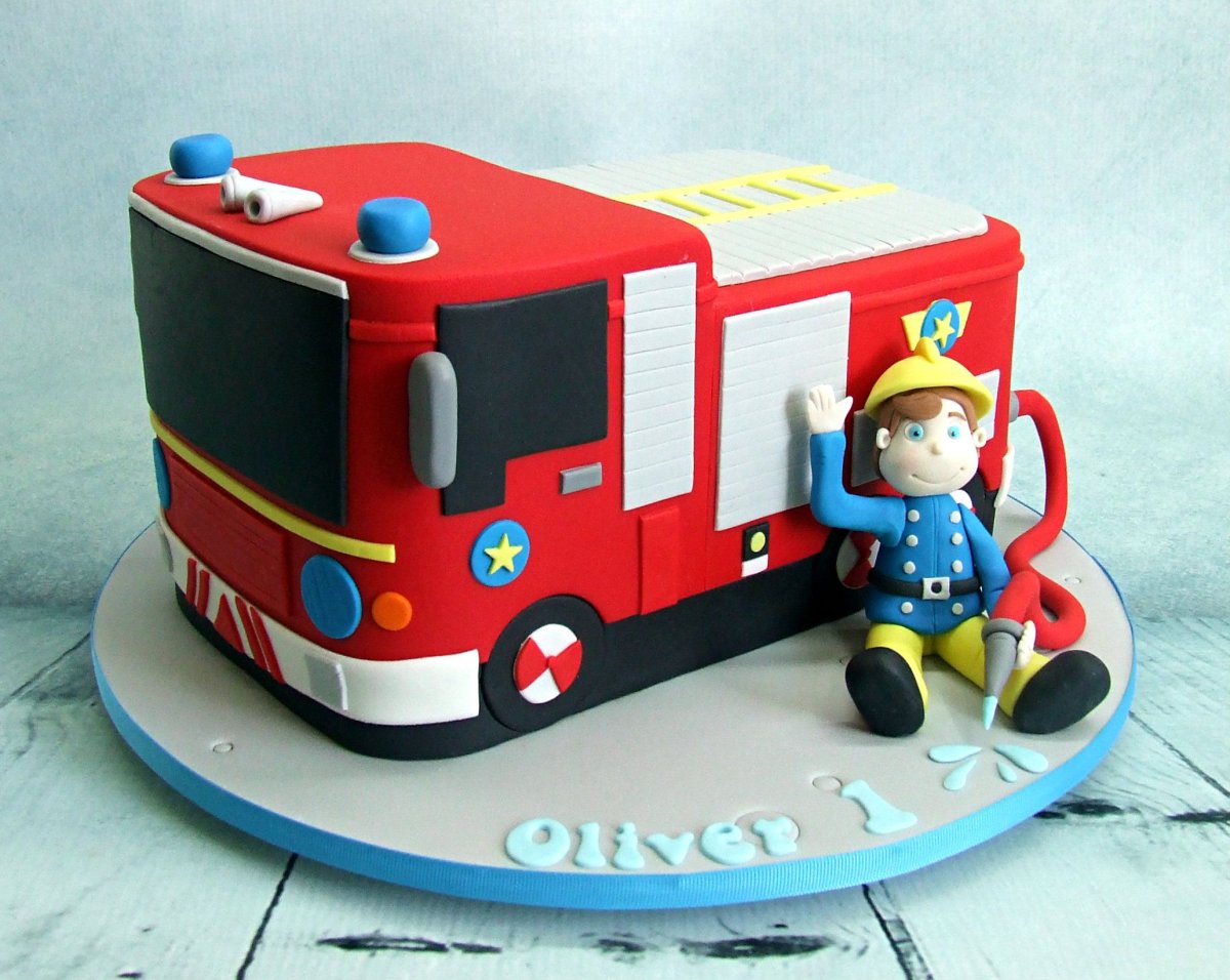 Торт для мальчика с пожарной машиной