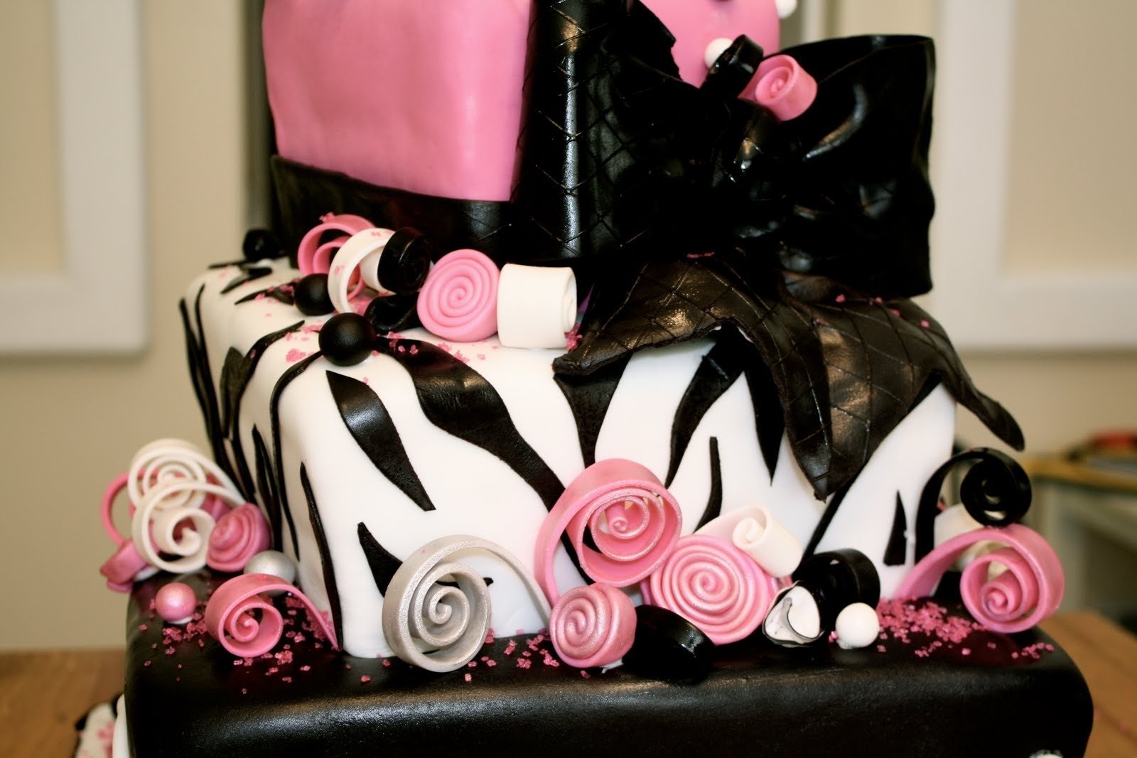 Торт на день рождения девушке 20 лет. Торт девочка. Торт для девушки. Красивые торты для девочек. Торт на день рождения девушке.