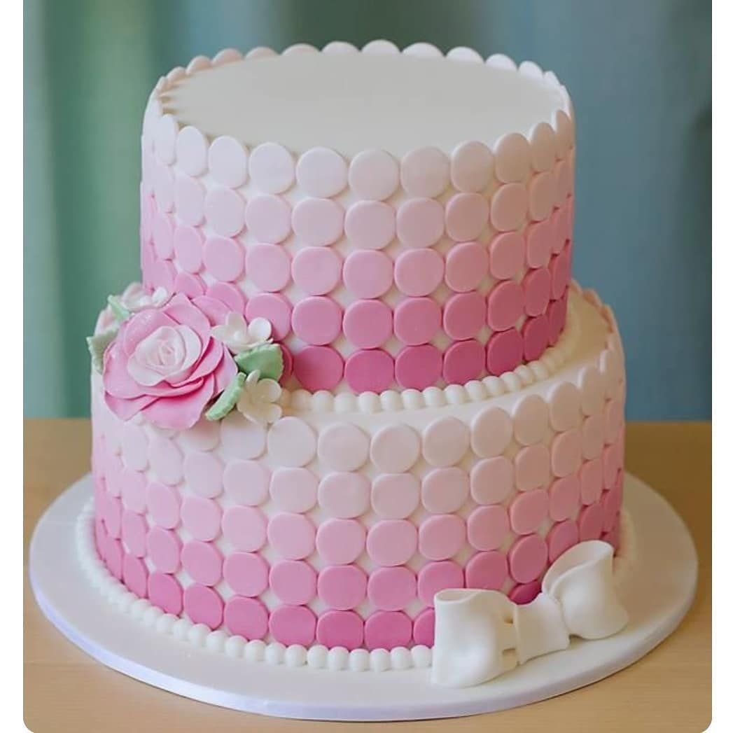 Торт мастика девушке. Красивые торты. Украшение торта для девочки. Двухъярусный торт для девочки. Красивые торты для девочек.