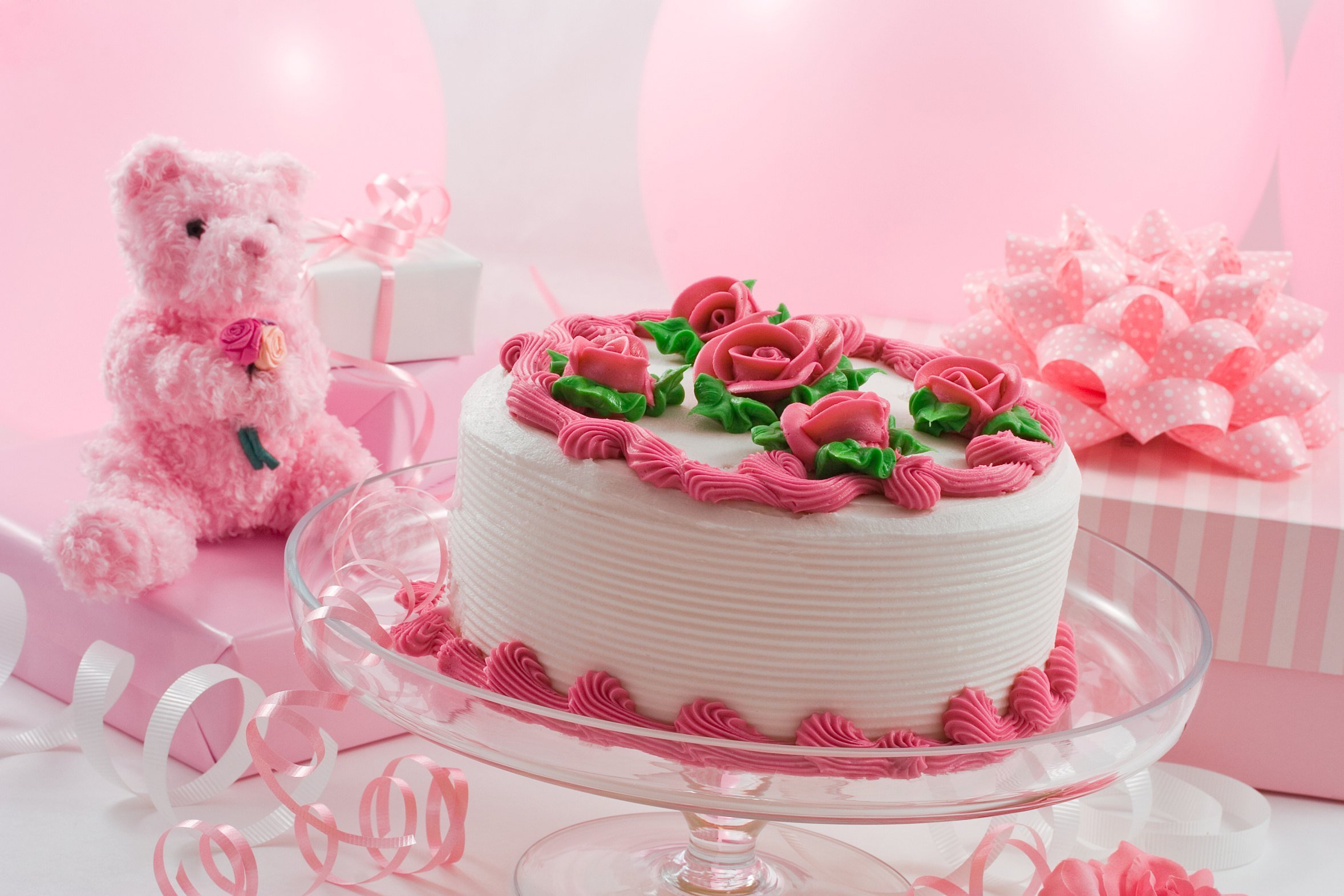С денм рождения. Торт с днем рождения!. Открытка с днём рождения тортик. С днем рождения торт и цветы. Торт с днём рождения картинки.