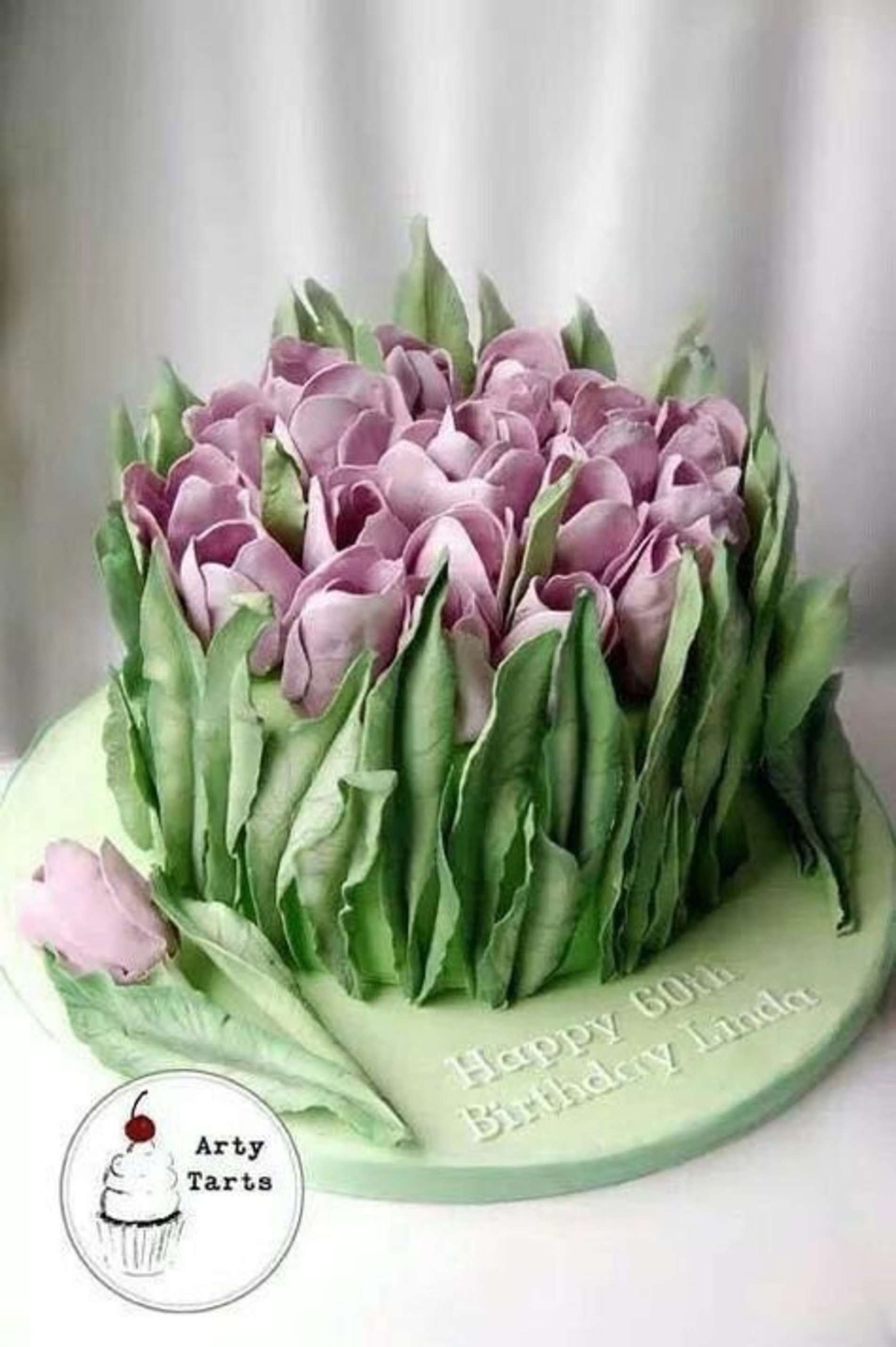 Торт с тюльпанами из крема на 8 марта