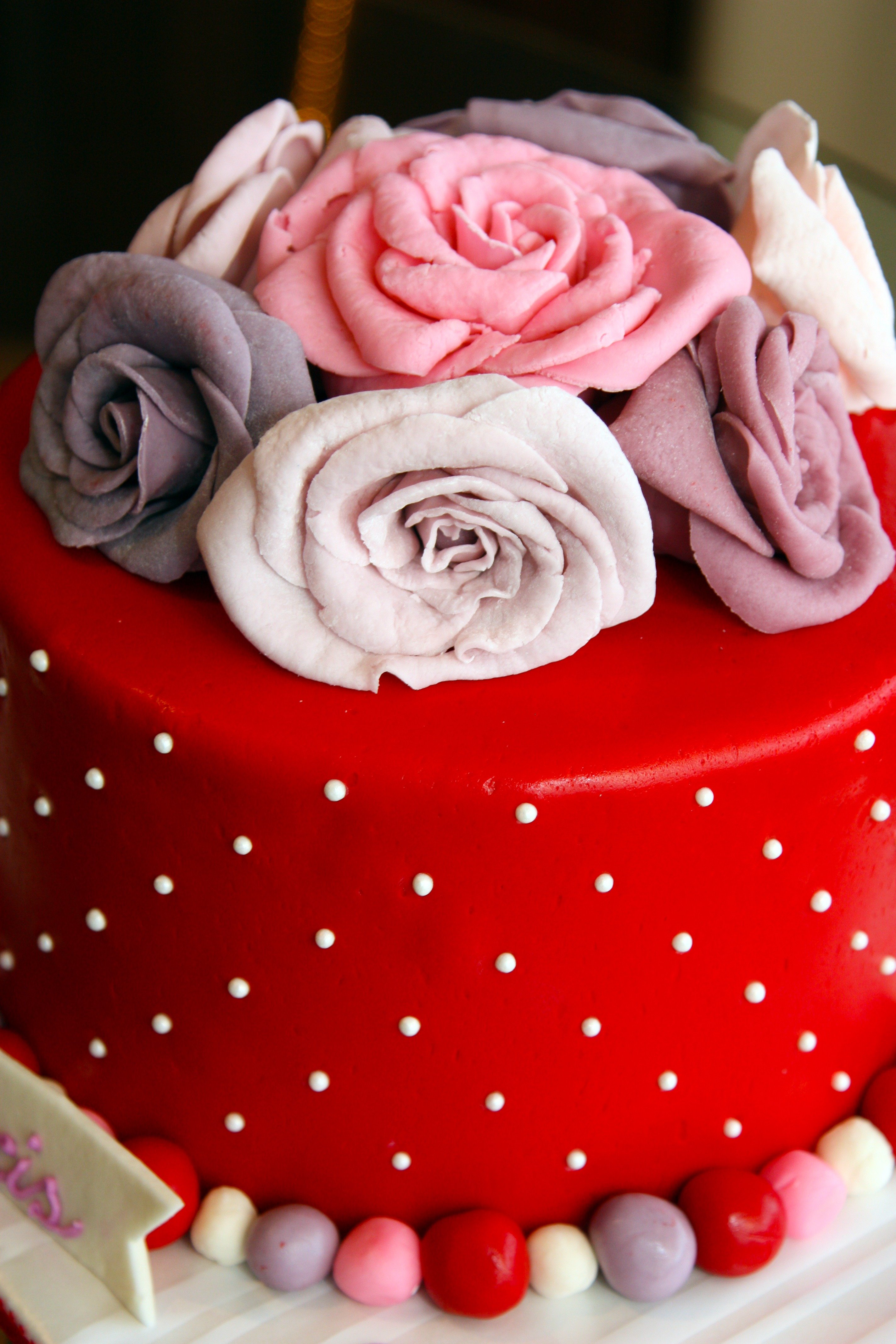 Торт мастика девушке. Красивые торты. Украшение торта. Шикарный торт на день рождения. Торт с цветами.