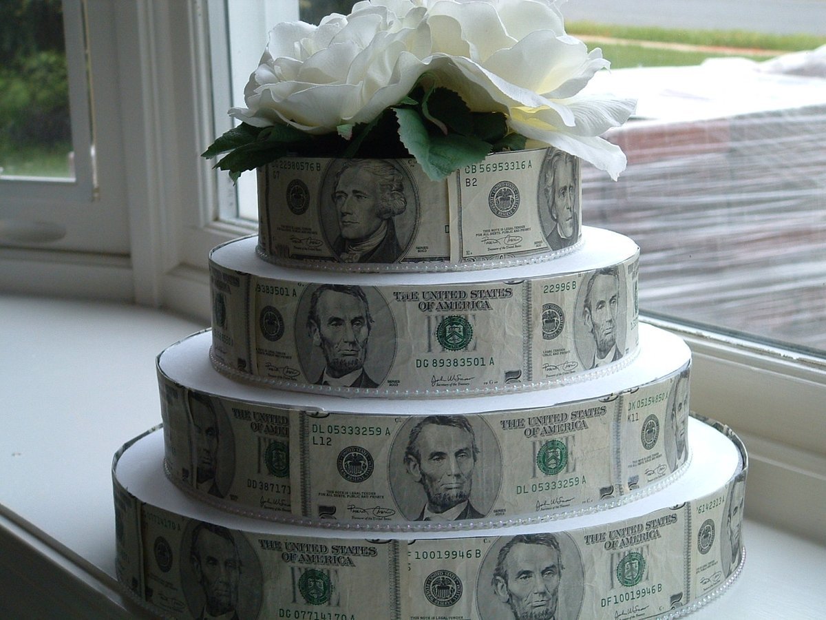 Как сделать торт из денег на свадьбу своими руками?